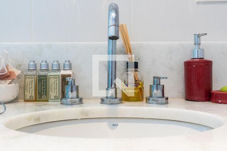 Apartamento à venda com 60m², 2 quartos e 2 vagasBanheiro Social Detalhe