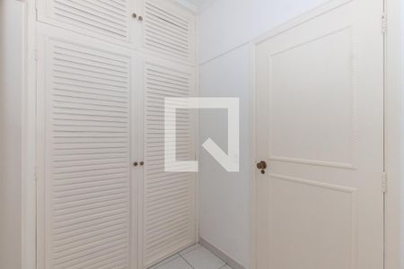 Apartamento para alugar com 145m², 3 quartos e 1 vagaHall Quartos