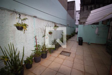 Casa à venda com 100m², 3 quartos e sem vagaQuintal