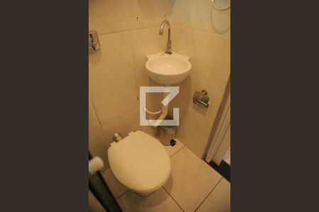 Casa à venda com 250m², 2 quartos e 4 vagasCasa 2 - Banheiro