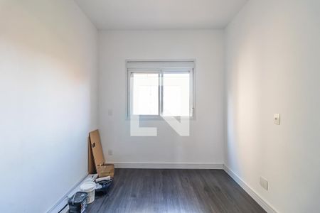 Quarto 2 de apartamento para alugar com 2 quartos, 52m² em Jardim Tupanci, Barueri