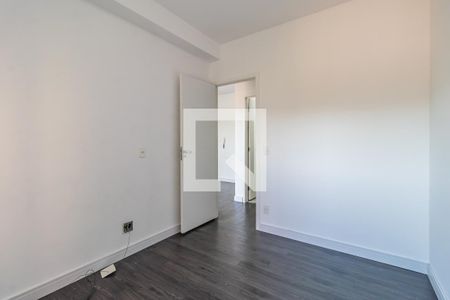 Quarto 1 de apartamento para alugar com 2 quartos, 52m² em Jardim Tupanci, Barueri