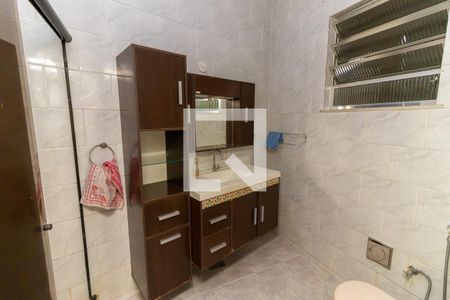 Casa à venda com 192m², 3 quartos e 2 vagasBanheiro 