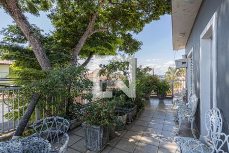 Casa à venda com 320m², 5 quartos e 4 vagasVaranda