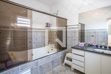 Casa à venda com 320m², 5 quartos e 4 vagasBanheiro 4