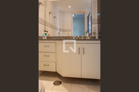 Apartamento à venda com 146m², 3 quartos e 3 vagasBanheiro da Suíte 2