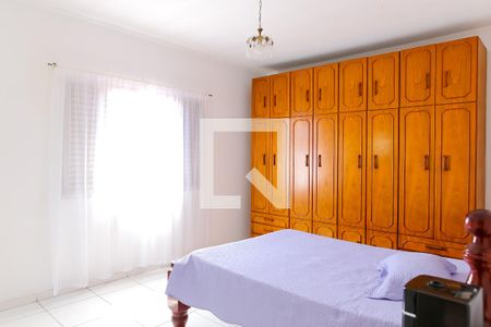 Casa à venda com 287m², 5 quartos e 3 vagasQuarto Suíte