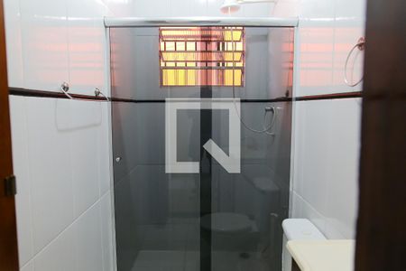 Casa à venda com 287m², 5 quartos e 3 vagasBanheiro da Suíte 2