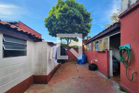 Casa à venda com 213m², 3 quartos e 2 vagasQuintal