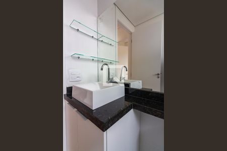 Banheiro de apartamento para alugar com 2 quartos, 49m² em Centro, Osasco