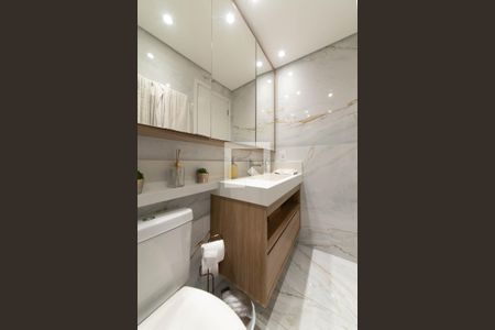 Apartamento à venda com 70m², 2 quartos e 2 vagas Apartamento à venda com 70m², 2 quartos e 2 vagasBanheiro da Suíte