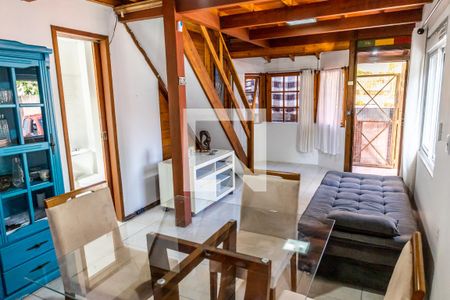 Sala de casa para alugar com 2 quartos, 82m² em Porto da Lagoa, Florianópolis