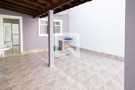Casa à venda com 252m², 3 quartos e 3 vagas Casa à venda com 252m², 3 quartos e 3 vagasÁrea de Serviço
