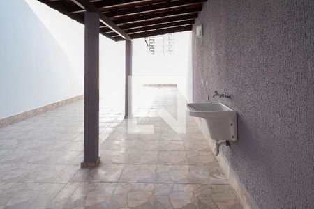 Casa à venda com 252m², 3 quartos e 3 vagas Casa à venda com 252m², 3 quartos e 3 vagasÁrea de Serviço