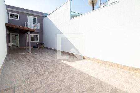 Casa à venda com 252m², 3 quartos e 3 vagas Casa à venda com 252m², 3 quartos e 3 vagasQuintal