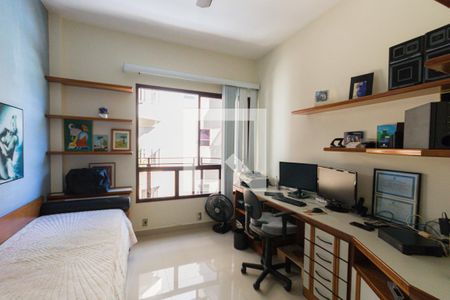 Apartamento à venda com 180m², 4 quartos e 2 vagas Apartamento à venda com 180m², 4 quartos e 2 vagasQuarto 2