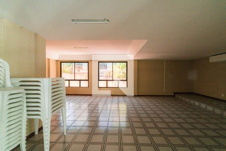 Apartamento à venda com 180m², 4 quartos e 2 vagas Apartamento à venda com 180m², 4 quartos e 2 vagasSalão de Festas