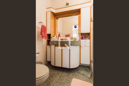 Apartamento à venda com 180m², 4 quartos e 2 vagas Apartamento à venda com 180m², 4 quartos e 2 vagasBanheiro do Quarto 4