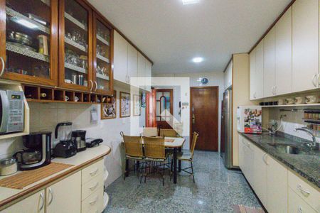 Apartamento à venda com 180m², 4 quartos e 2 vagas Apartamento à venda com 180m², 4 quartos e 2 vagasCozinha
