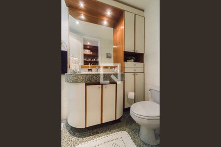 Apartamento à venda com 180m², 4 quartos e 2 vagas Apartamento à venda com 180m², 4 quartos e 2 vagasBanheiro Social