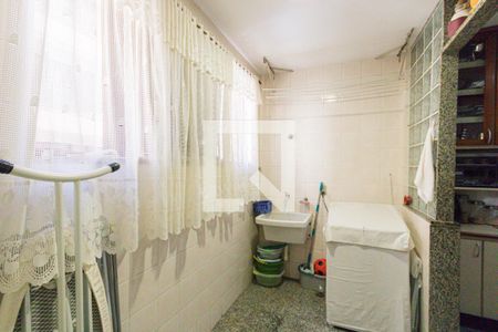 Apartamento à venda com 180m², 4 quartos e 2 vagas Apartamento à venda com 180m², 4 quartos e 2 vagasÁrea de Serviço