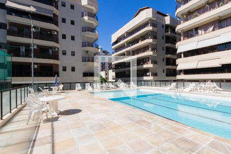 Apartamento à venda com 180m², 4 quartos e 2 vagas Apartamento à venda com 180m², 4 quartos e 2 vagasPiscina