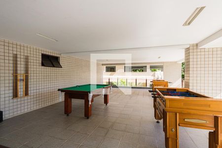 Apartamento à venda com 180m², 4 quartos e 2 vagas Apartamento à venda com 180m², 4 quartos e 2 vagasEspaço Jogos