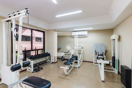 Apartamento à venda com 180m², 4 quartos e 2 vagas Apartamento à venda com 180m², 4 quartos e 2 vagasAcademia