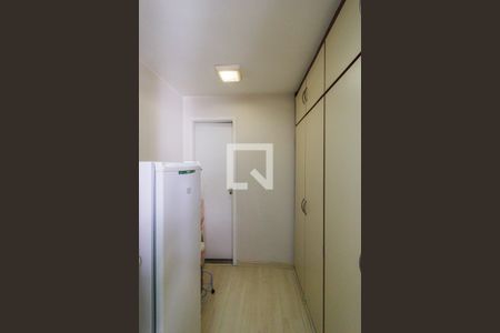 Apartamento à venda com 180m², 4 quartos e 2 vagas Apartamento à venda com 180m², 4 quartos e 2 vagasQuarto de Serviço