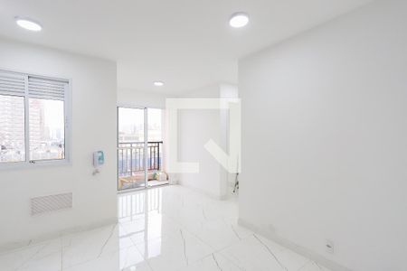 Sala, Cozinha e Área de Serviço de apartamento para alugar com 2 quartos, 40m² em Vila São João, Guarulhos
