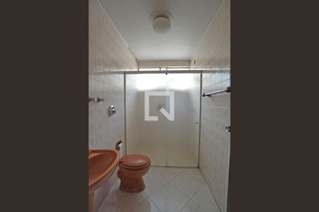 Casa à venda com 358m², 4 quartos e 4 vagasBanheiro da Suíte 1