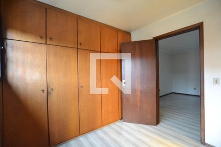 Casa à venda com 358m², 4 quartos e 4 vagasSuíte 3 - Closet