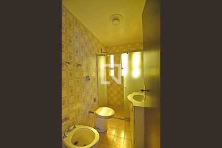 Casa à venda com 358m², 4 quartos e 4 vagasBanheiro da Suíte 2