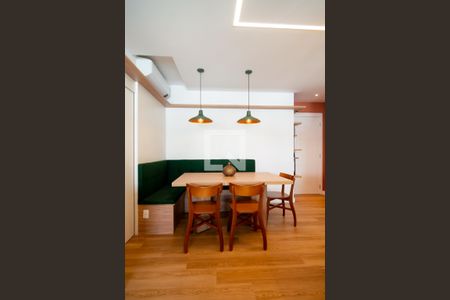 Sala de apartamento para alugar com 2 quartos, 69m² em Jardim das Acácias, São Paulo