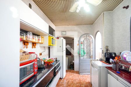 Casa à venda com 800m², 3 quartos e 6 vagas Casa à venda com 800m², 3 quartos e 6 vagasCozinha