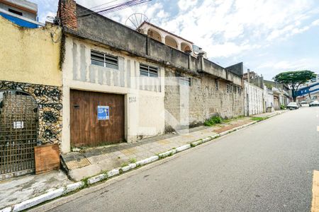 Casa à venda com 800m², 3 quartos e 6 vagas Casa à venda com 800m², 3 quartos e 6 vagasFachada rua de baixo