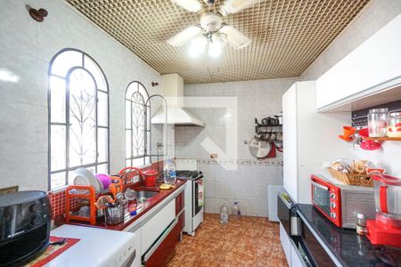 Casa à venda com 800m², 3 quartos e 6 vagas Casa à venda com 800m², 3 quartos e 6 vagasCozinha