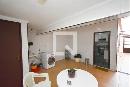 Casa à venda com 103m², 3 quartos e 2 vagasLavanderia 