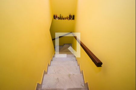 Casa à venda com 103m², 3 quartos e 2 vagasEscada