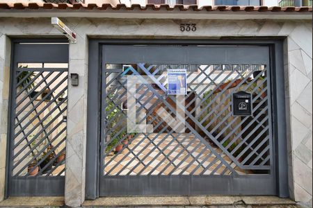 Casa à venda com 103m², 3 quartos e 2 vagasFachada