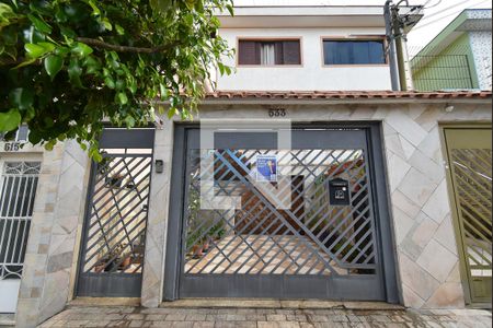 Casa à venda com 103m², 3 quartos e 2 vagasFachada