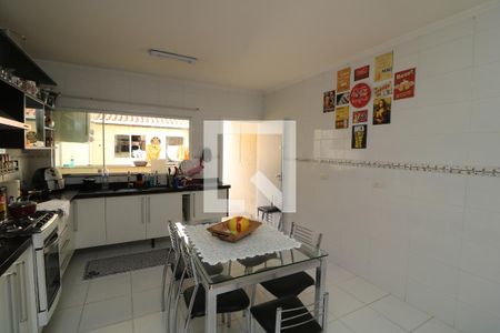 Casa à venda com 165m², 3 quartos e 3 vagasCozinha