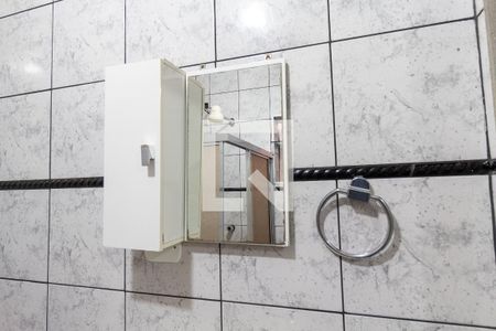 Casa para alugar com 32m², 1 quarto e sem vagaDetalhe do banheiro