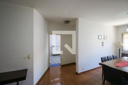 Sala de Estar de casa à venda com 3 quartos, 220m² em Cidade Líder, São Paulo