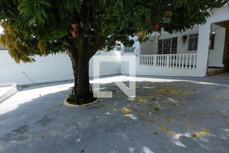 Casa à venda com 110m², 2 quartos e 10 vagasQuintal