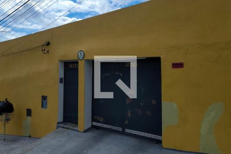 Casa à venda com 110m², 2 quartos e 10 vagasFachada