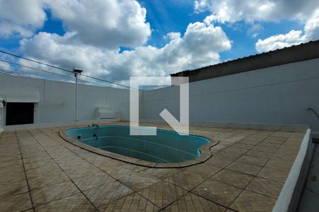 Casa à venda com 110m², 2 quartos e 10 vagasPiscina