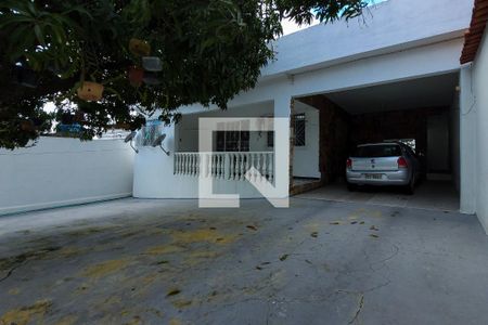 Casa à venda com 110m², 2 quartos e 10 vagasQuintal