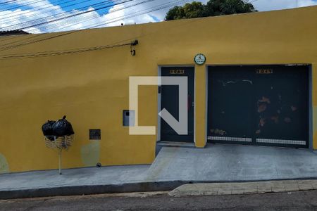 Casa à venda com 110m², 2 quartos e 10 vagasFachada