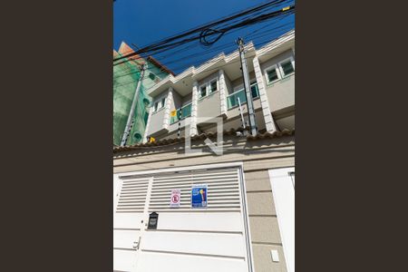 Casa à venda com 167m², 3 quartos e 5 vagas Casa à venda com 167m², 3 quartos e 5 vagasFachada